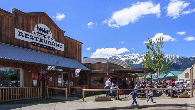 Old-Time storefront with outdoor dining patio with great mountain views.